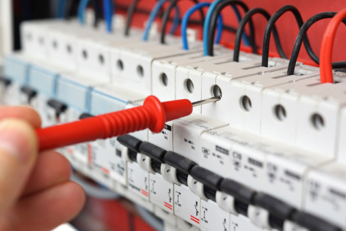 Comment reconnaître un problème d’installation électrique ?